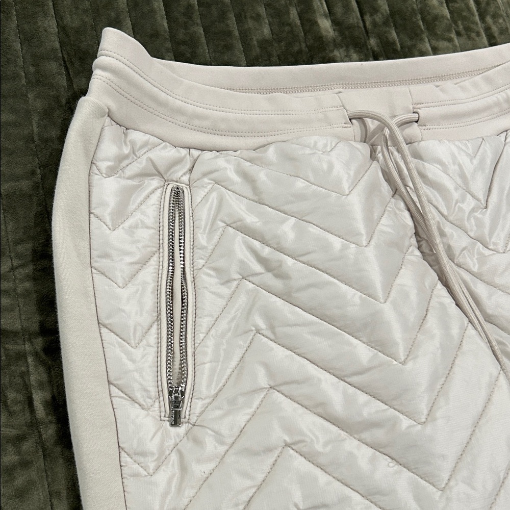 Athleta Quilted Joggers- tan/cream - Picture 4 of 9